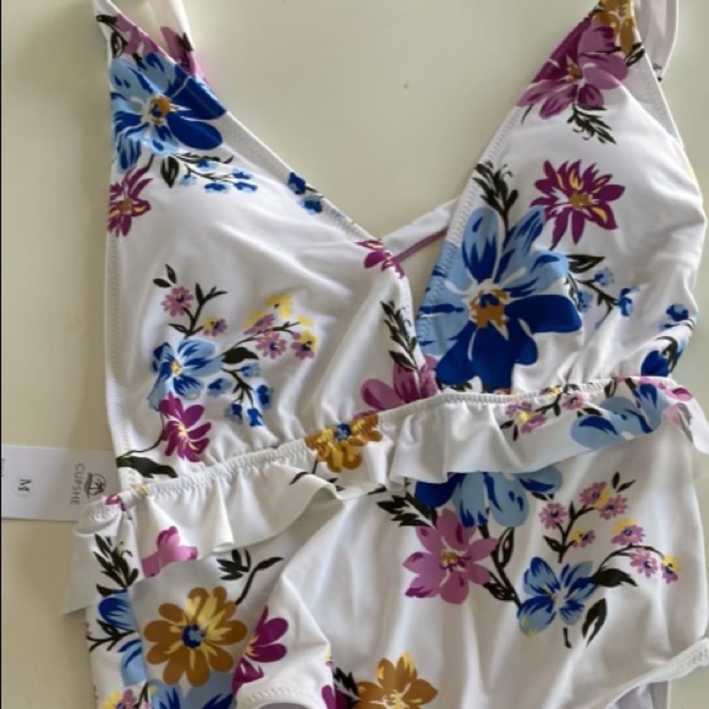 Brand new cupshe bathing suit size medium